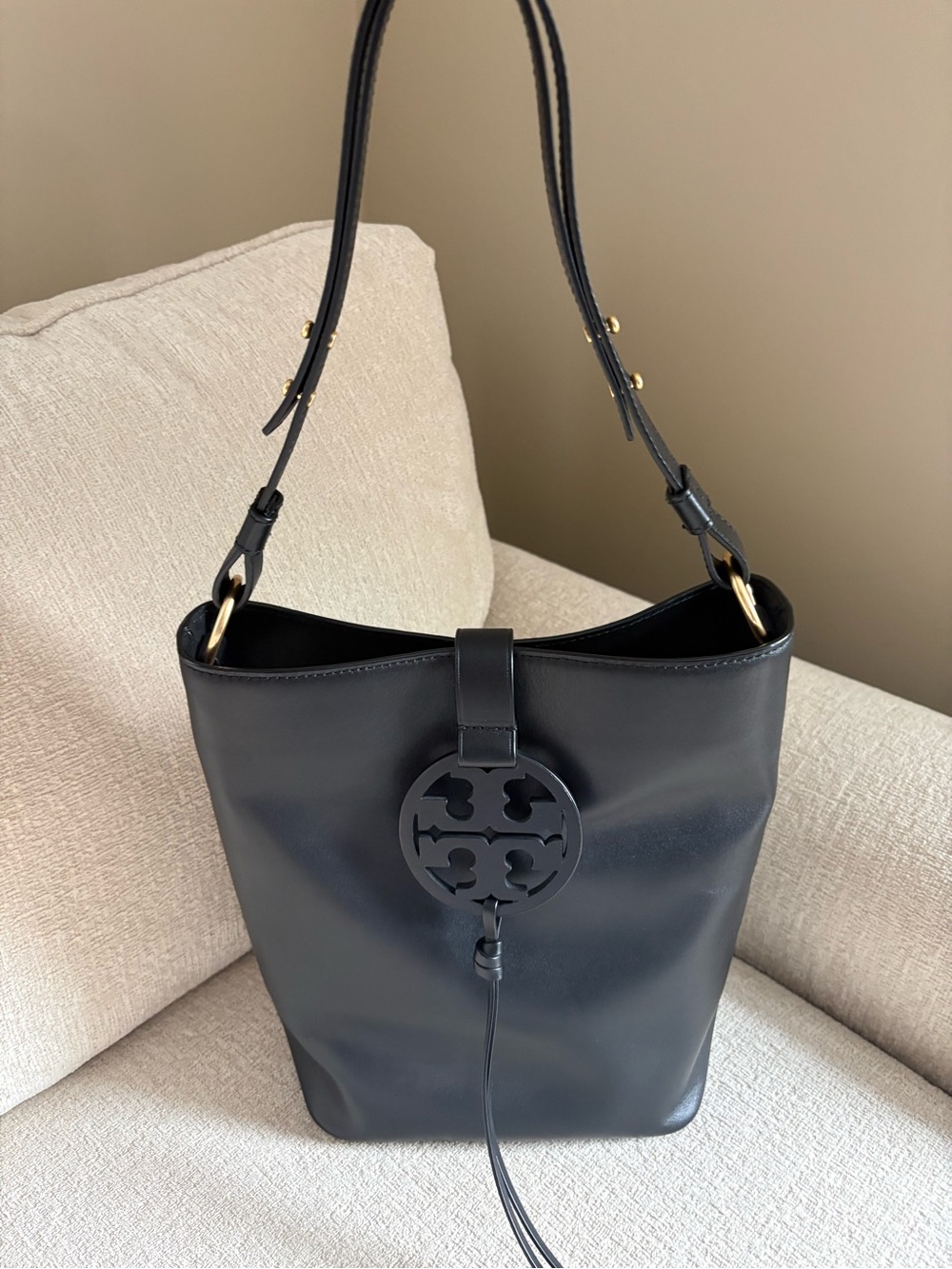 Tory Burch Black Leather Bucket Shoulder Bag with Logo Charm
